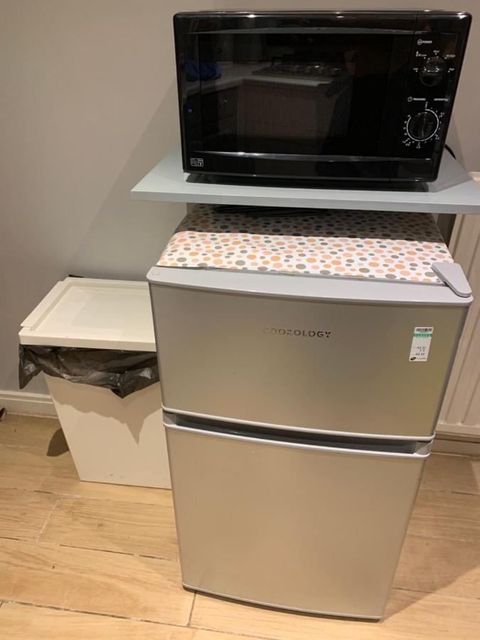 Studio Apartment - Entire Lower Ground Floor - Only 7 Mins Walk Kings Cross St Pancras Station London Exterior foto